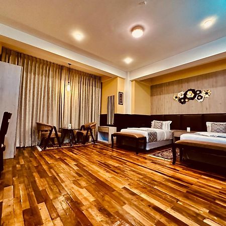 Silver Cloud Hotel パロ エクステリア 写真