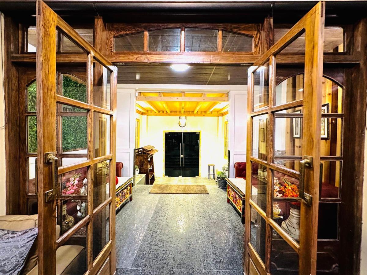 Silver Cloud Hotel パロ エクステリア 写真