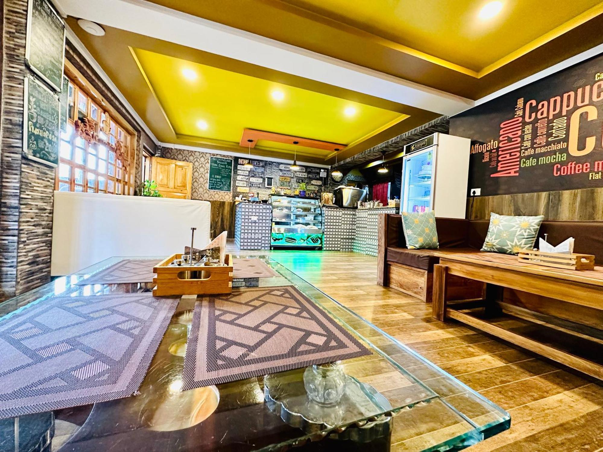 Silver Cloud Hotel パロ エクステリア 写真
