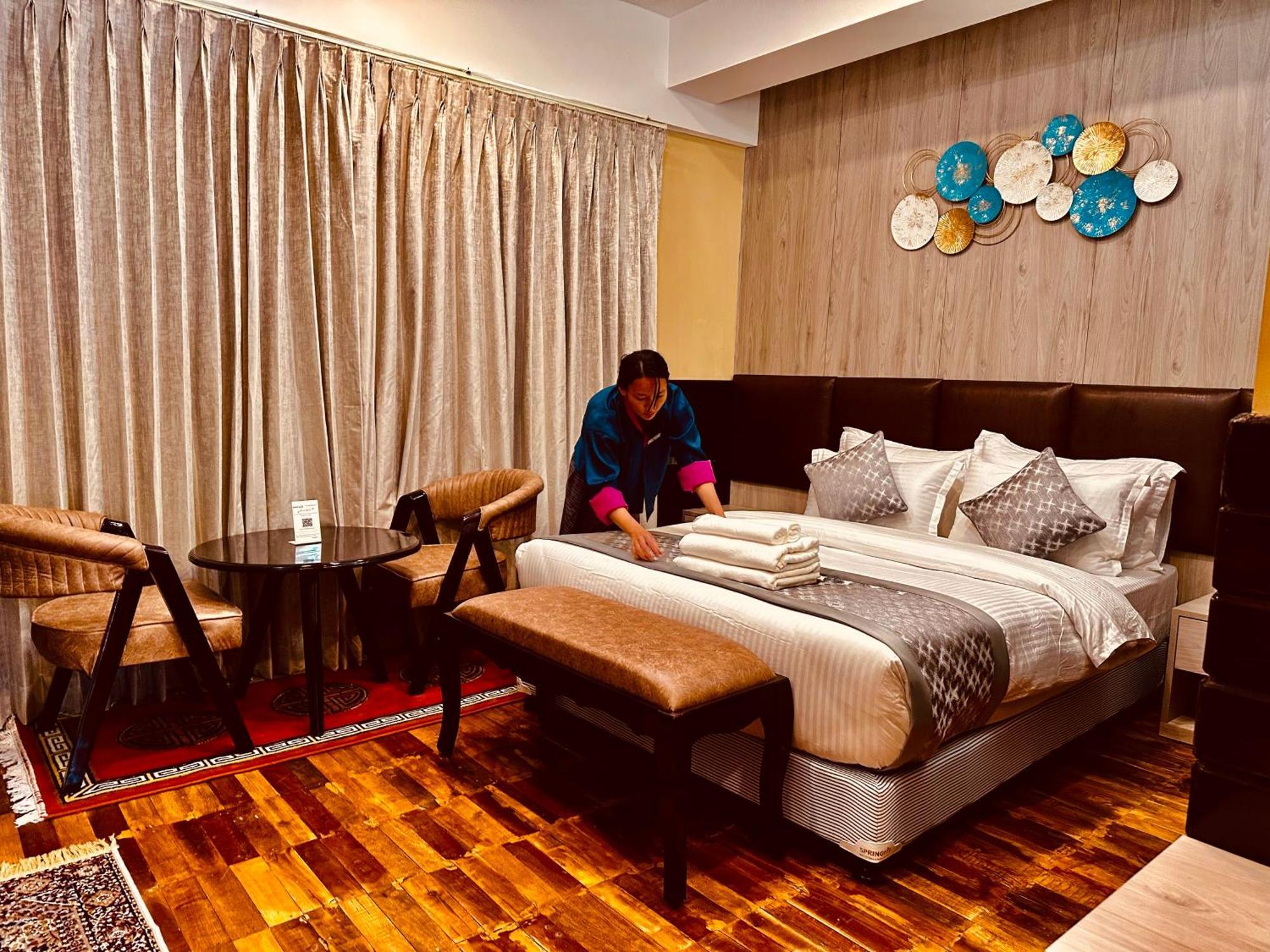 Silver Cloud Hotel パロ エクステリア 写真