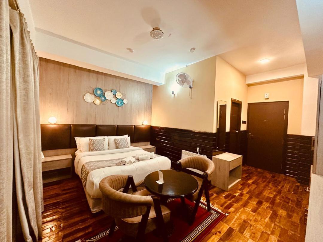 Silver Cloud Hotel パロ エクステリア 写真