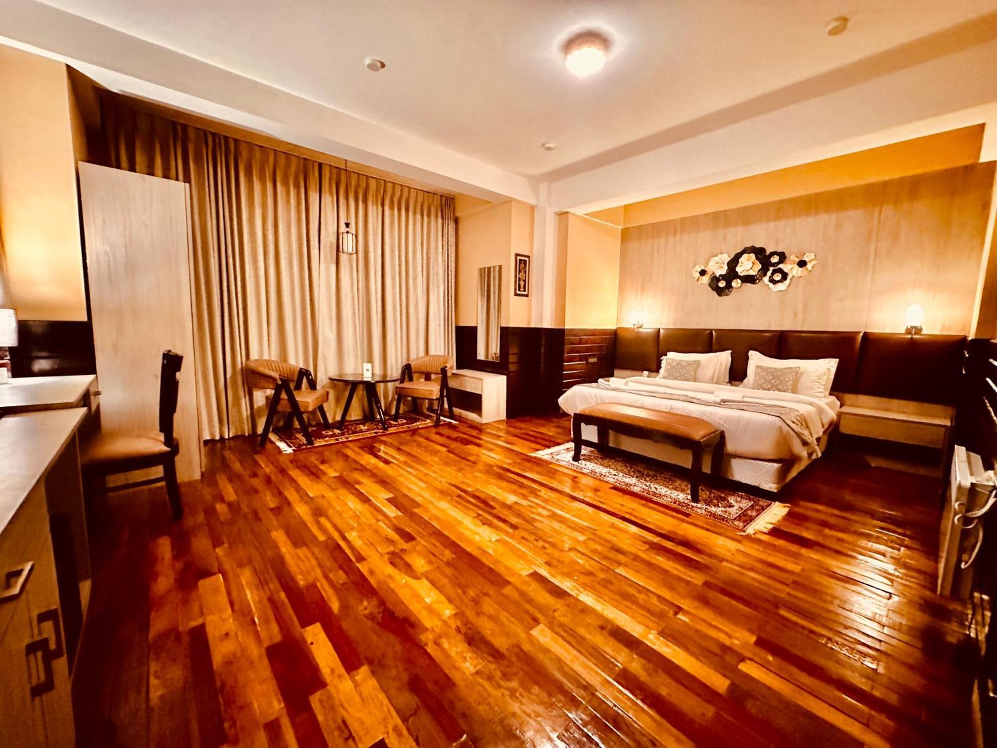 Silver Cloud Hotel パロ エクステリア 写真
